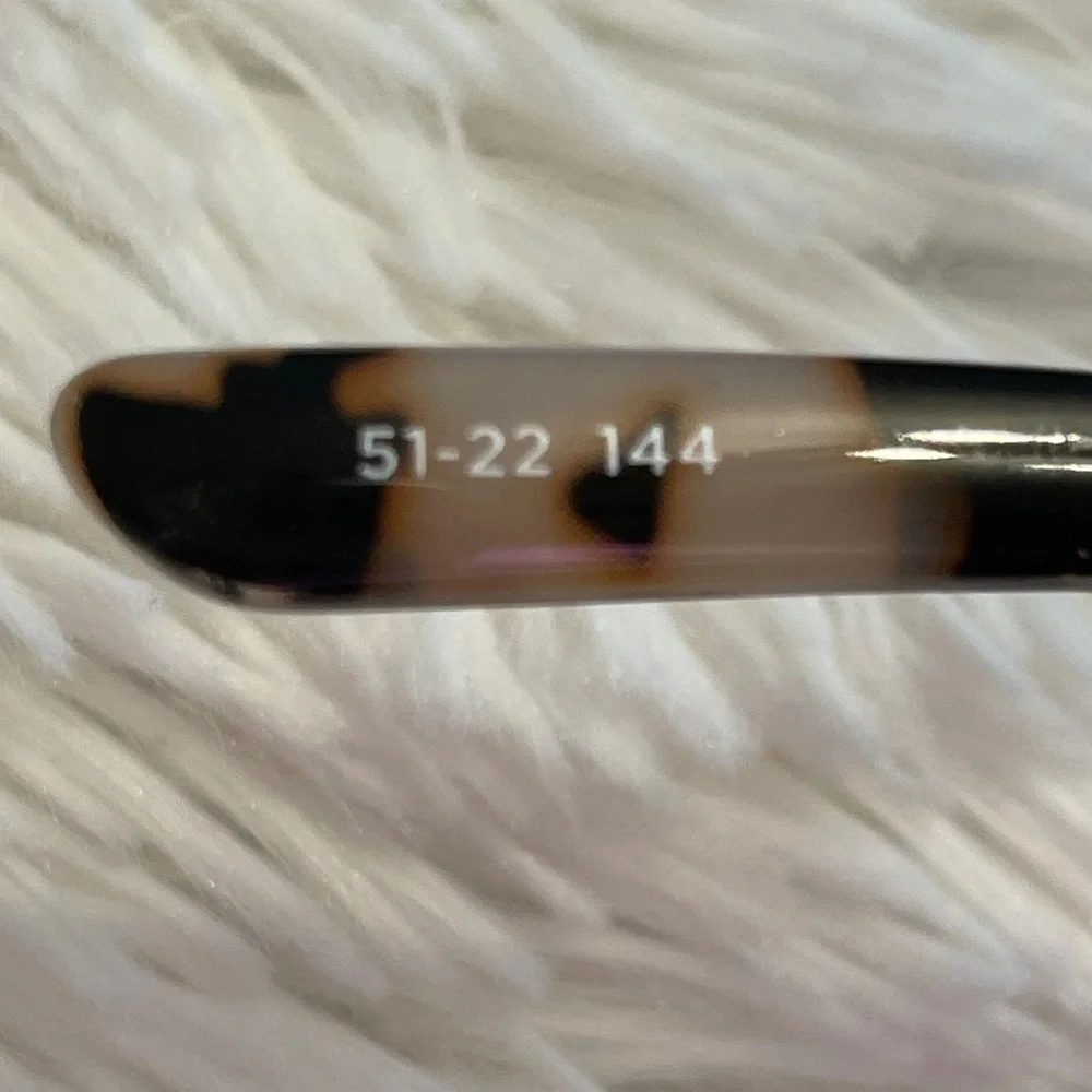 **SOLD** Le Specs Air Heart Sunglasses In Cookie Tort Unisex - Picture 8 of 16